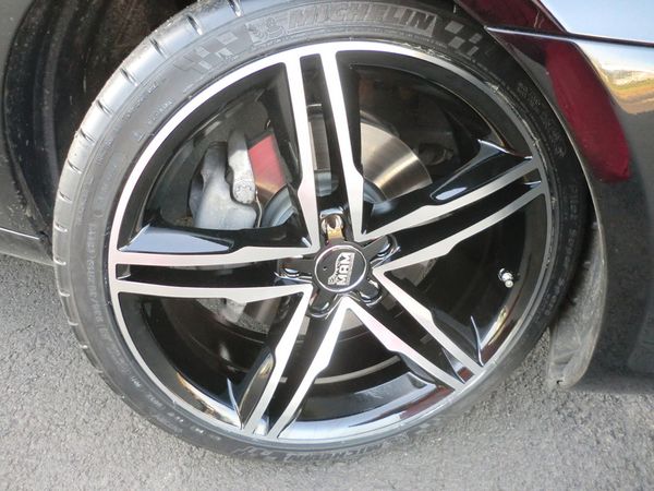 Mercedes mit Alufelgen – Bild 4