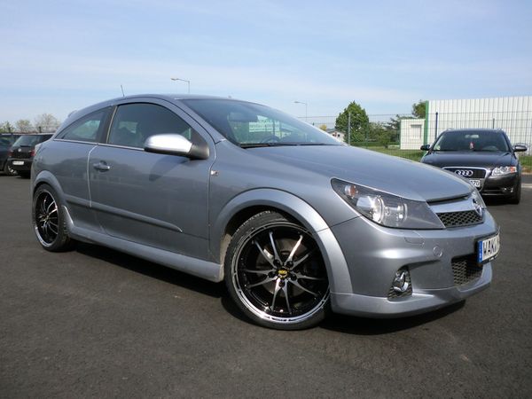 Opel mit Alufelgen – Bild 1