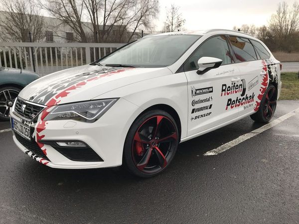 Seat mit Alufelgen – Bild 3