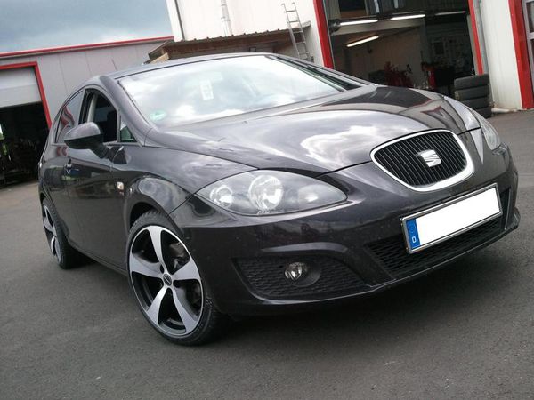Seat mit Alufelgen – Bild 7