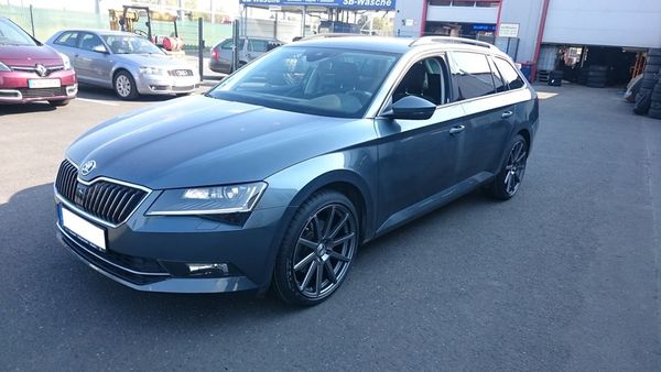 Skoda mit Alufelgen – Bild 7