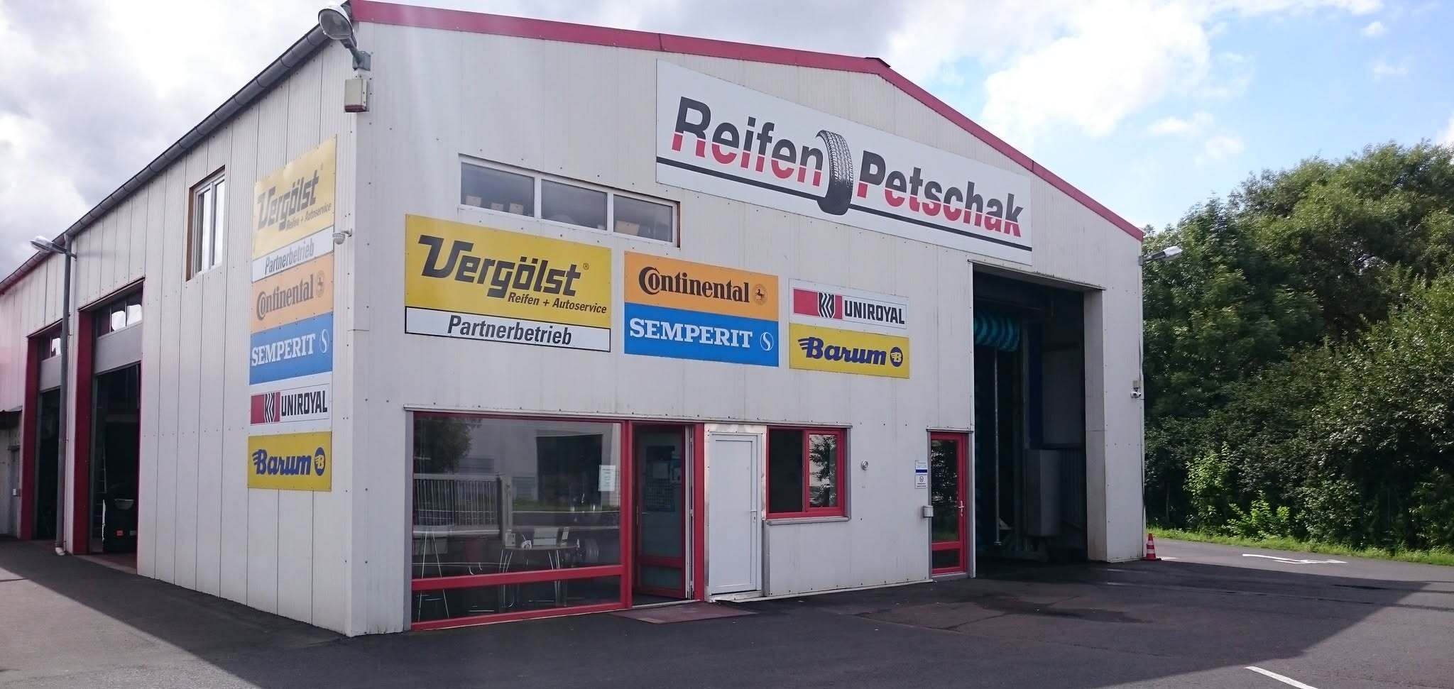 reifen-petschak-aussenansicht